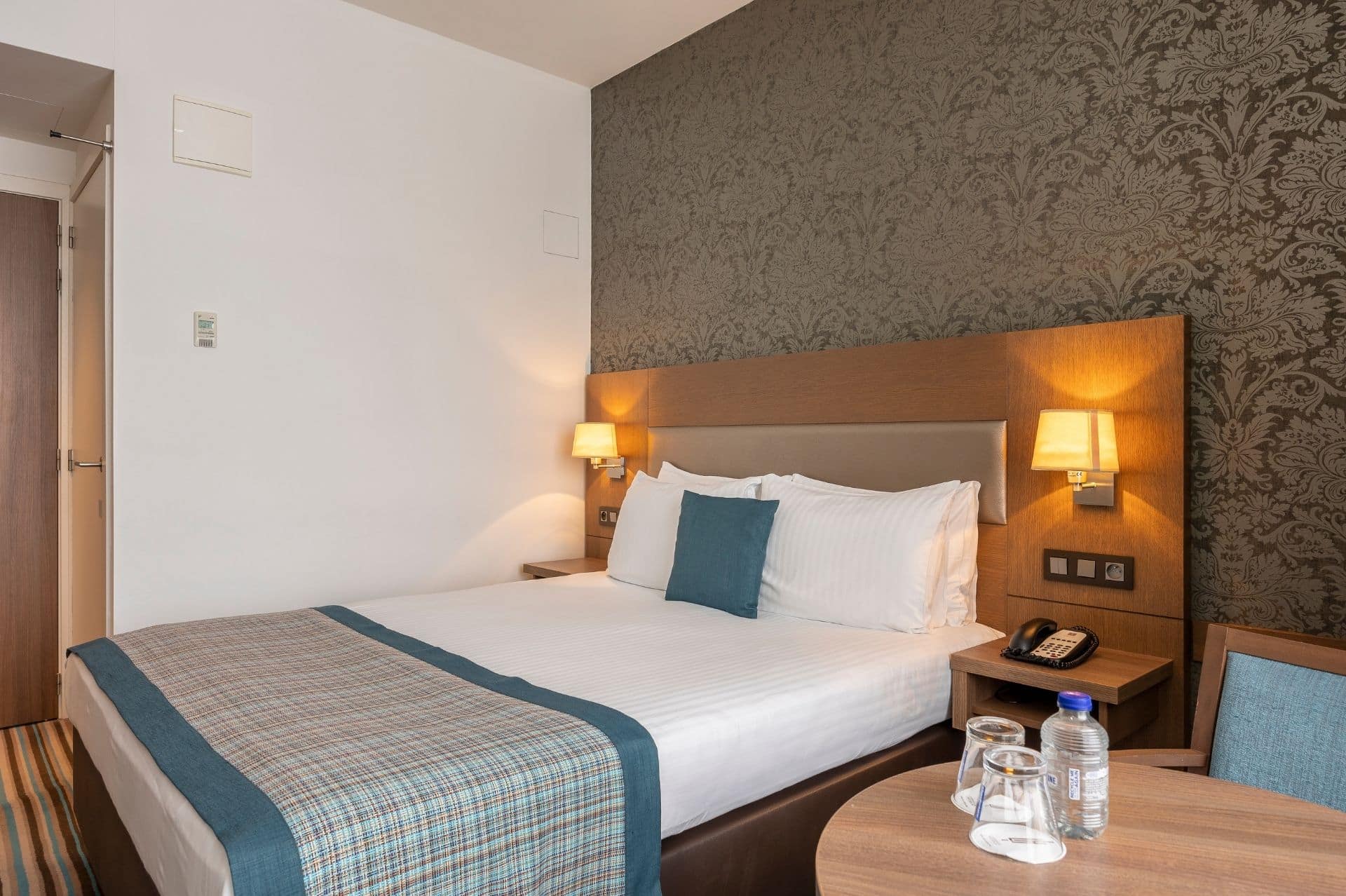 Side view room Leopold Hotel Oudenaarde